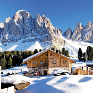 Ciaspolata sotto le Odle